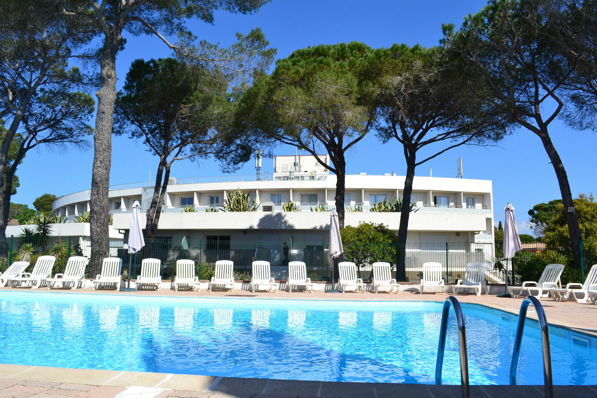 Zenitude Hôtel-Résidences La Tour de Mare Fréjus Exterior foto